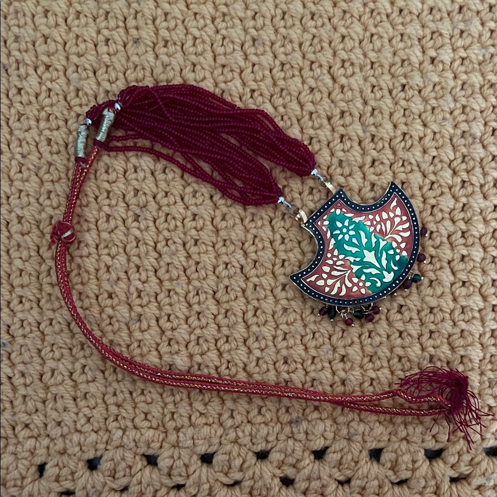Elegant Multicolor Pendant Necklace